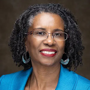 Sandy Yates Headshot